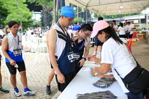 BIB: 5808, 696
                            <button type="button" onclick="openModal(4726204)" class="btn btn-primary btn-sm float-right btn-popup" data-toggle="modal" data-target=".modal-high-quality">
                        <i class="fas fa-shopping-cart"></i> Add to Cart
                    </button>
                                            <button type="button" onclick="isThisMe(4726204, true)" class="btn btn-success btn-sm float-right btn-popup btn-isme hidden" data-toggle="tooltip" data-placement="bottom" title="นี่คือรูปของคุณใช่ไหม คลิกที่นี่เพื่อเอาเข้าอัลบั้ม">
                        <i class="fas fa-plus"></i> Add to album
                    </button>
                    <button type="button" onclick="isThisMe(4726204, false)" class="btn btn-warning btn-sm float-right btn-popup btn-isnotme hidden">
                        <i class="fas fa-ban"></i> Remove from album
                    </button>